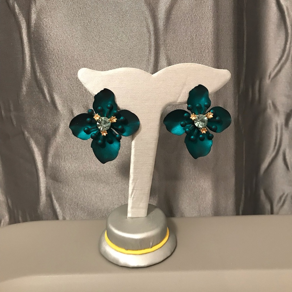 H&M green flower earrings - never worn